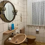 Apartment Wg In Efze, Monteurzimmer, 2 Erwachsene, 1 Doppelzimmer Nr 1