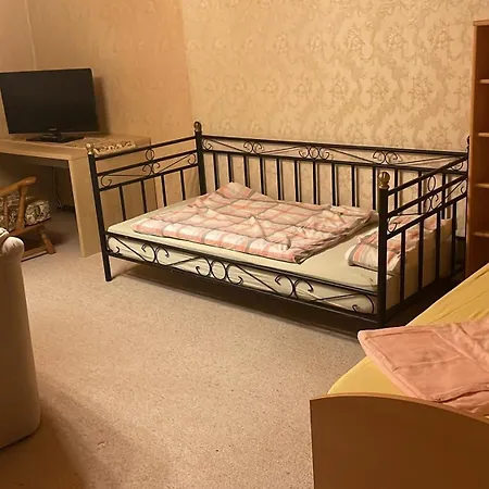 Apartment Wg In Efze, Monteurzimmer, 2 Erwachsene, 1 Doppelzimmer Nr 1