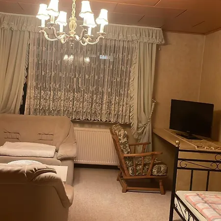 Apartment Wg In Efze, Monteurzimmer, 2 Erwachsene, 1 Doppelzimmer Nr 1 *