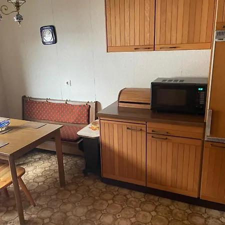 Apartment Wg In Efze, Monteurzimmer, 2 Erwachsene, 1 Doppelzimmer Nr 1