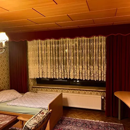Wg In Efze, Monteurzimmer, 2 Erwachsene, 1 Doppelzimmer Nr 1 * Homberg (Schwalm-Eder)